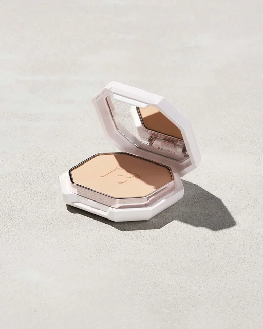 Fenty Pro Filt'r Soft Matte Powder Foundation — #130